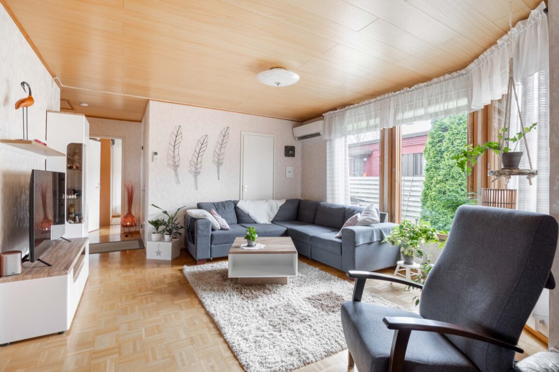 Ylermintie 10, Helsinki (Puistola)