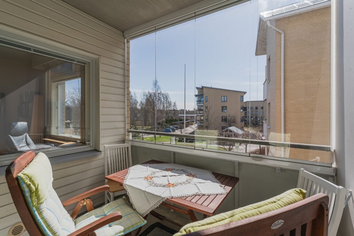 Kuvernöörinkuja 13, Helsinki (Laajasalo)