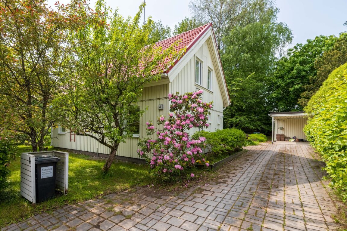 Aurinkokuja 4, Helsinki (Puistola)