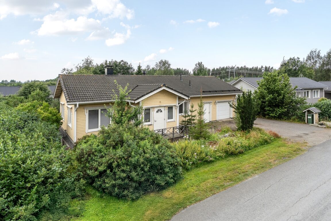 Kerkkätie 8, Hämeenlinna (Tarvasmäki)