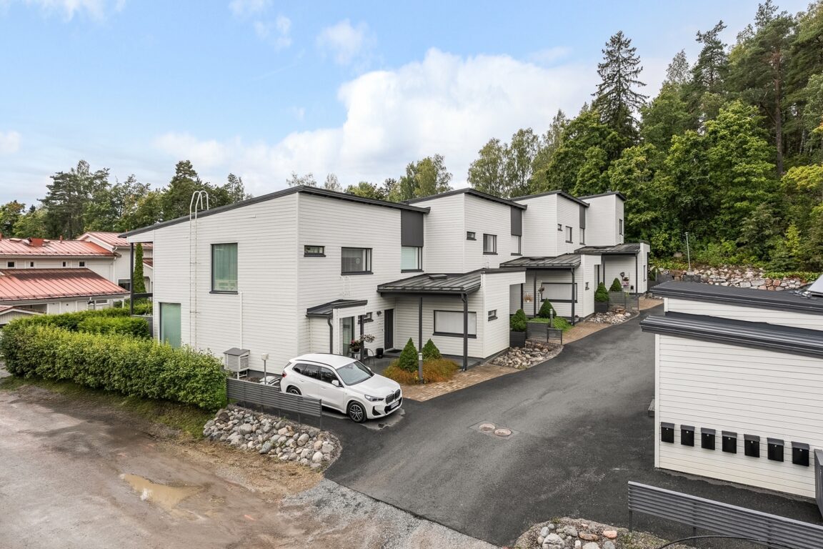 Parkkimäentie 15, Hämeenlinna (Puistonmäki)