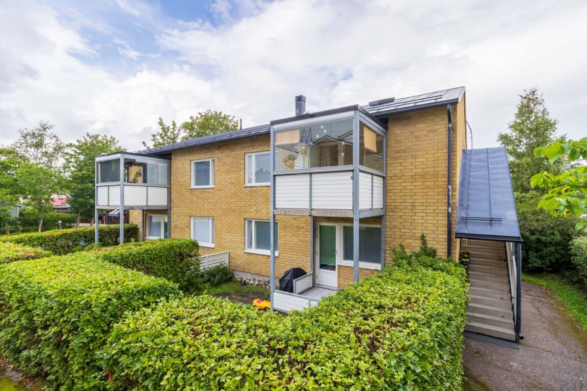 Heinäpellontie 26, Helsinki (Tapaninkylä)