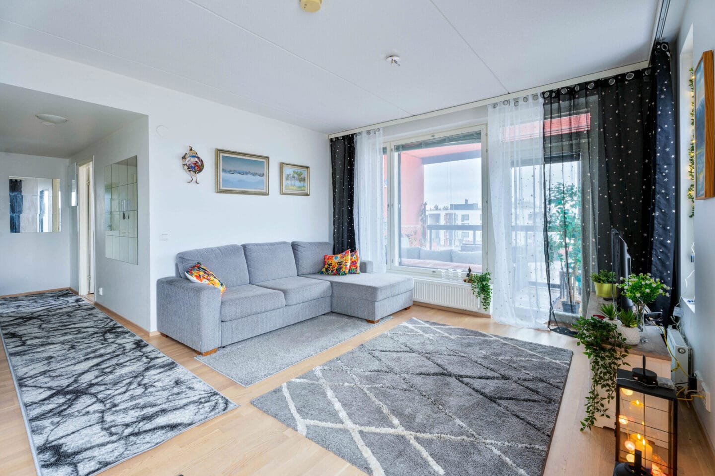 Leinikkitie 13, Vantaa (Simonkylä), Kuva 1