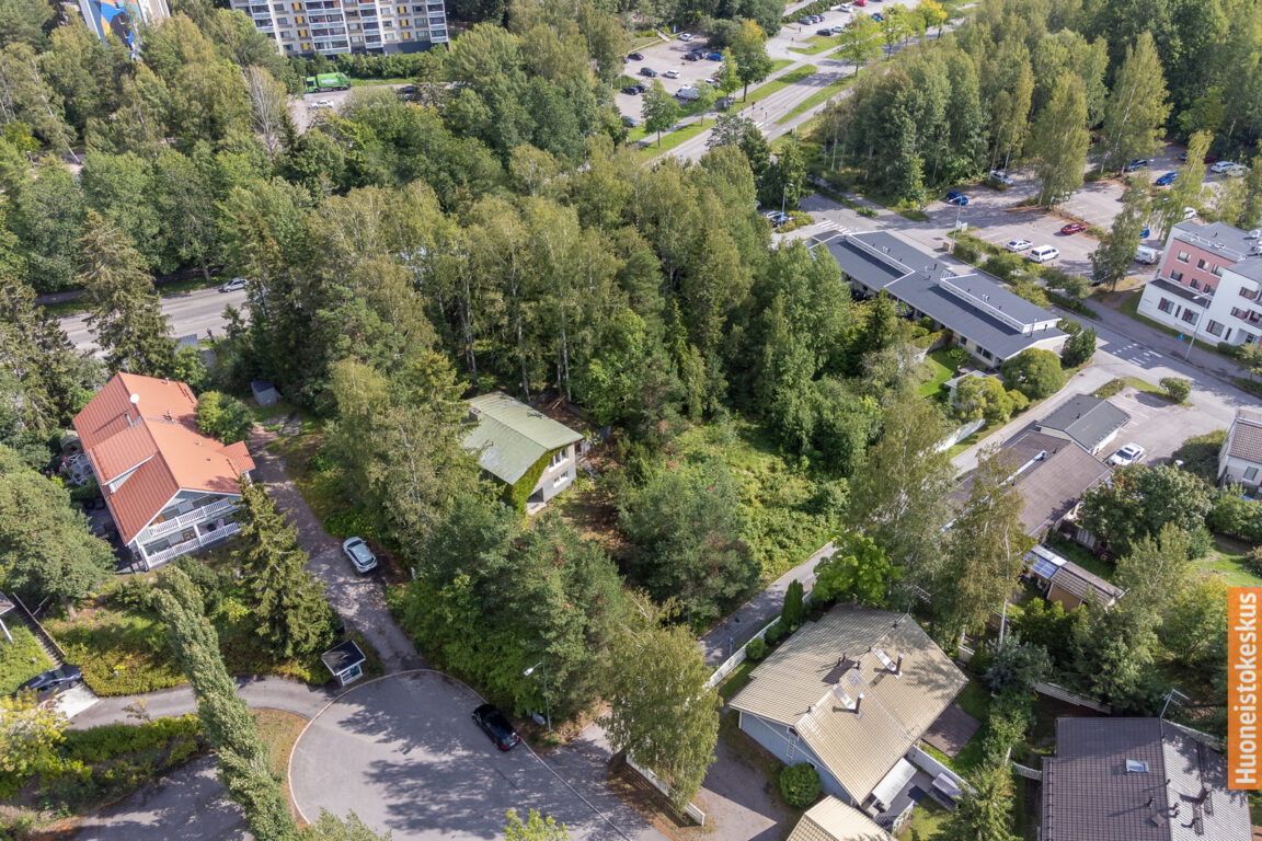 Seljamäki 16, Espoo (Saarniraivio, Kiltakallio)