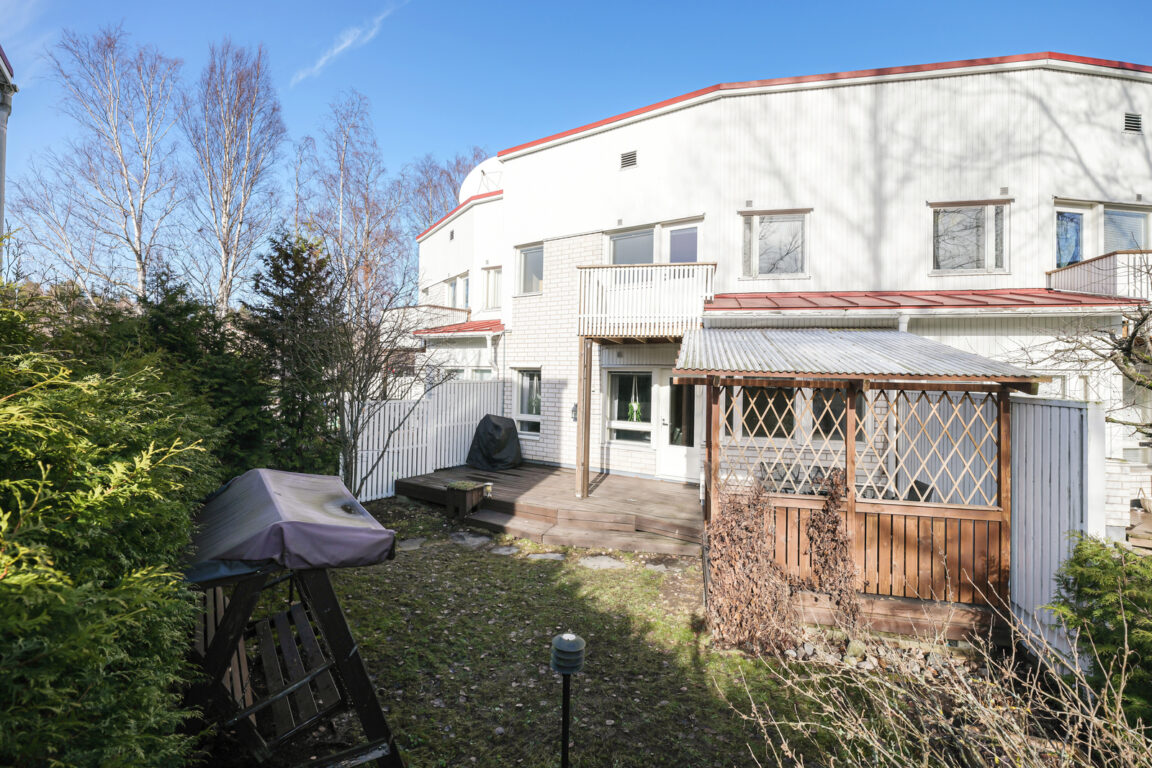 Kirkkokuja 12, Vantaa (Vaarala)