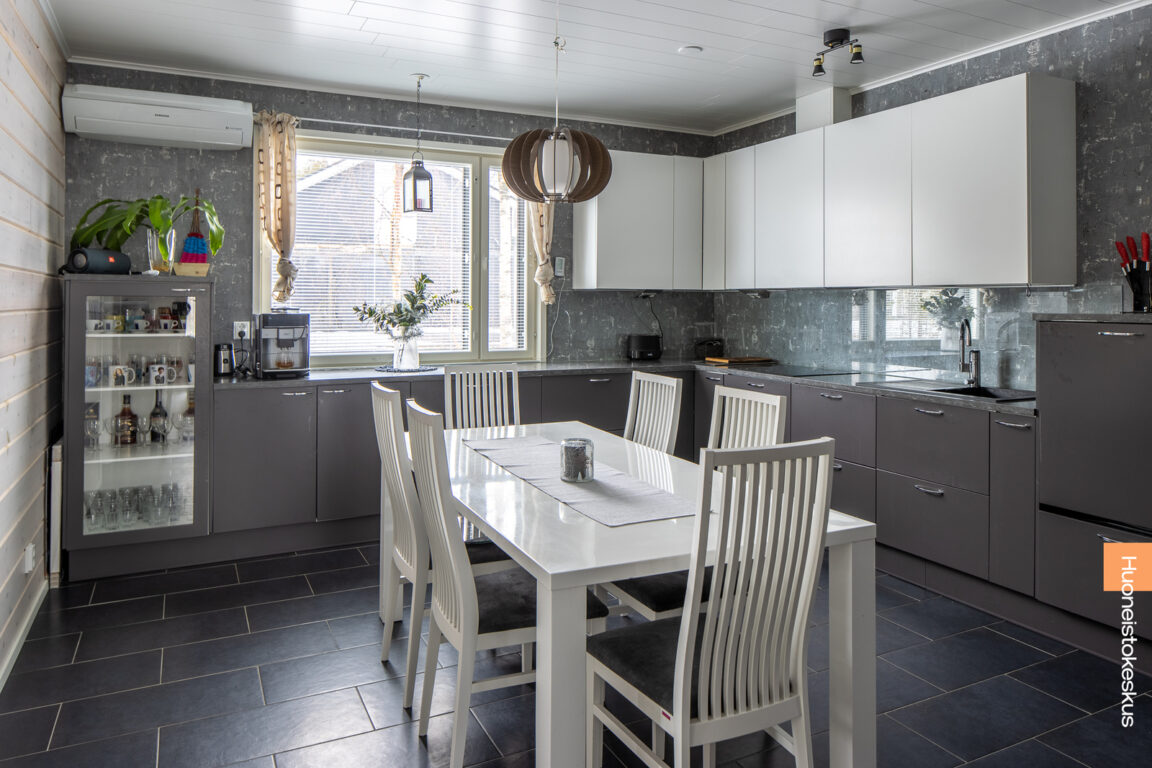 Pahkakuja 4, Kalajoki (Ymmyrkäinen)