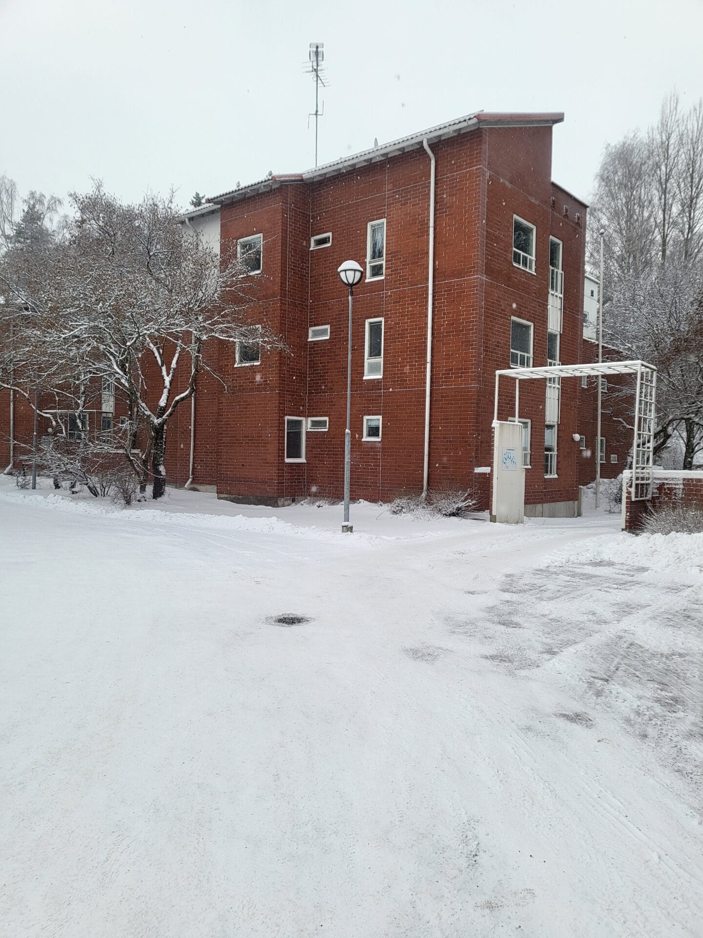 Myllärintanhua 1, Helsinki (Myllypuro), Kuva 1