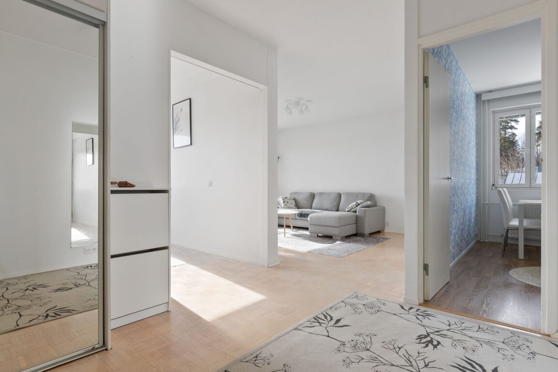 Kullankukkulankatu 1, Lahti (Asemantausta)