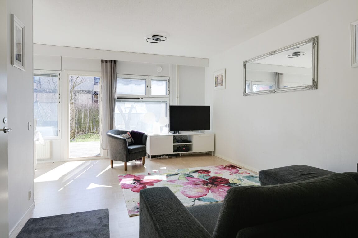 Kravuntie 1, Helsinki (Siltamäki, Suutarila)