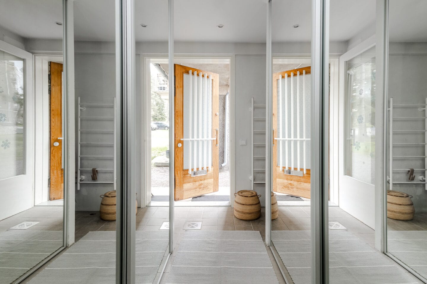 Pääsisäänkäynti