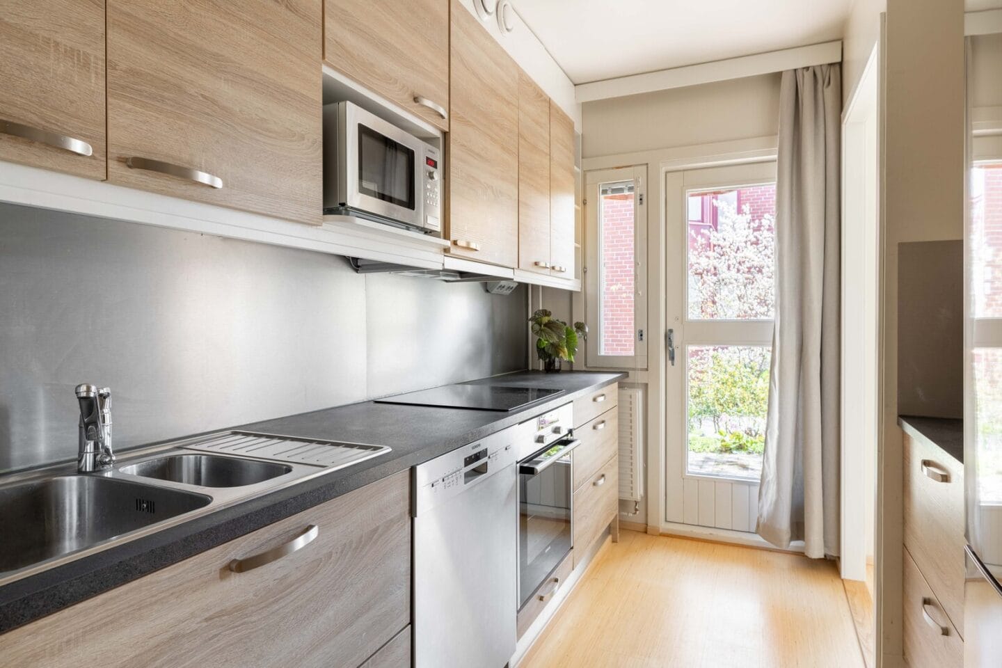 Kartanonkaari 22, Helsinki (Malminkartano), Kuva 1