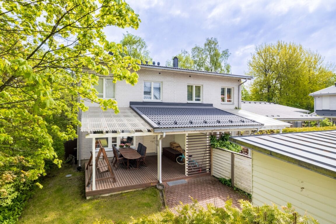 Saramäentie 9, Helsinki (Paloheinä)