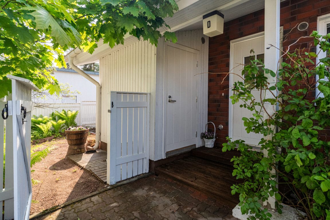 Paloheinäntie 61, Helsinki (Paloheinä)