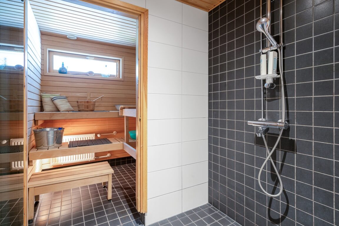 Tienhaarankatu 2, Hyvinkää (Mustamännistö)