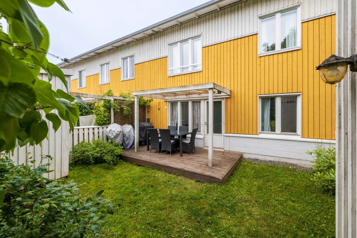 Peltokylänraitti 6, Helsinki (Siltamäki)