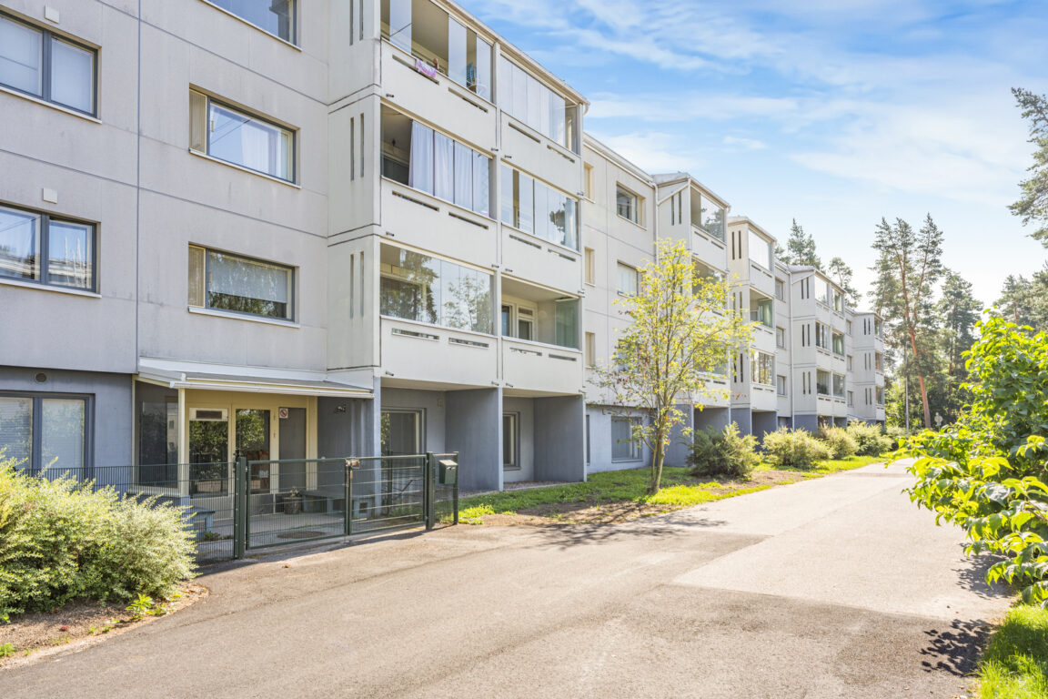 Sananjalantie 6, Vantaa (Simonkylä)