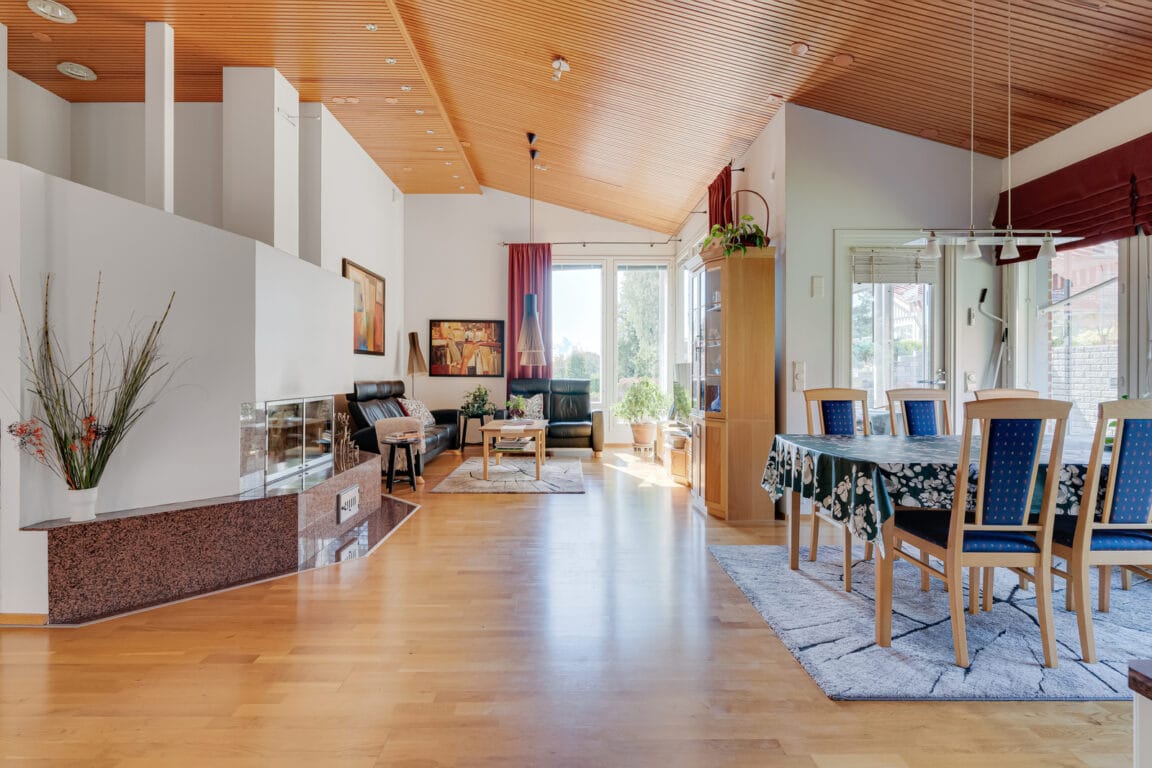 Kaunisharju 8, Vantaa (Vaarala)