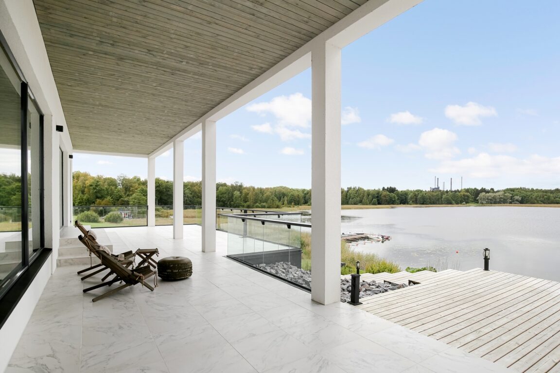 Lasitehtaanniemi 12, Lohja (Lasitehtaanniemi)