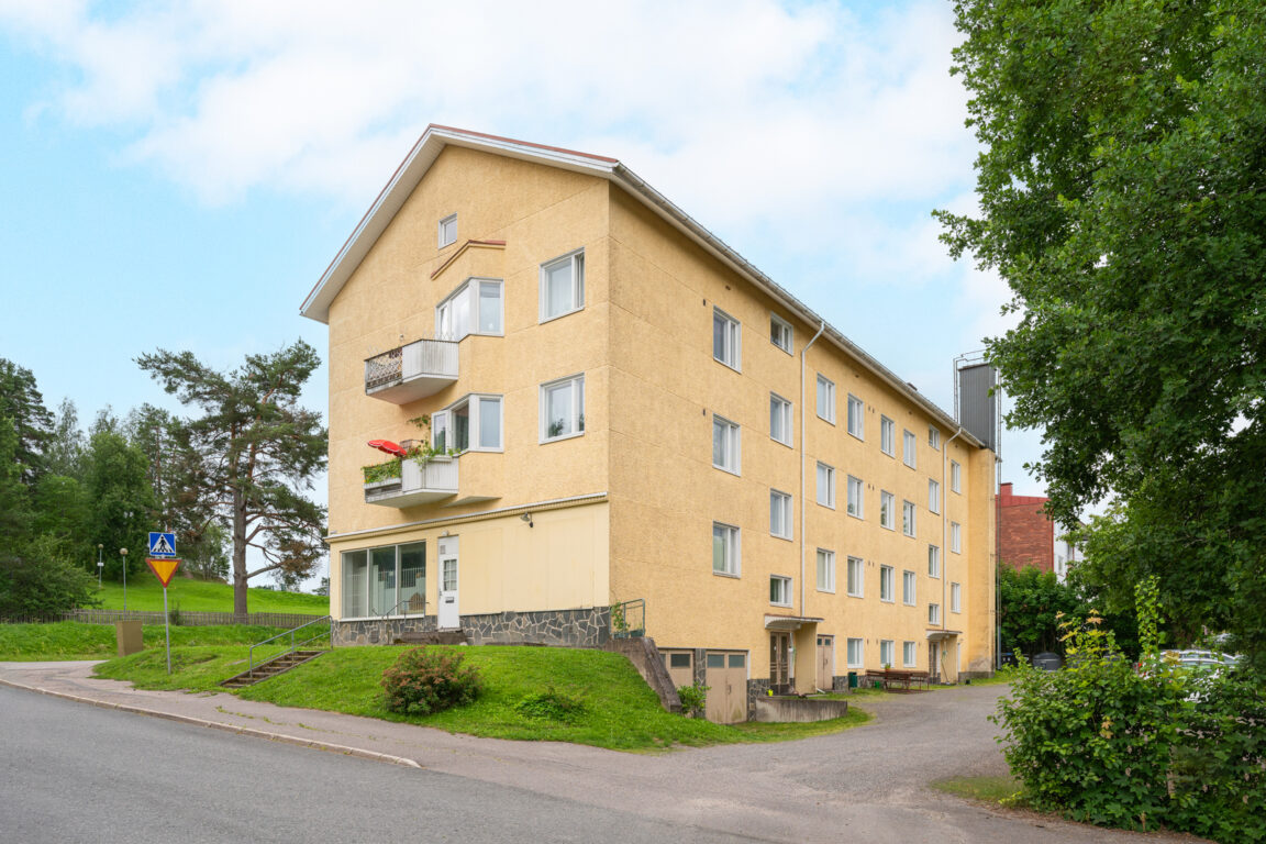 Huhdintie 16, Karkkila (Keskusta)