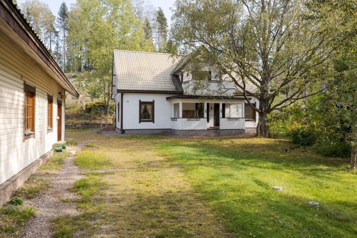 Kouluntie 22, Järvelä (Maavehmaa)