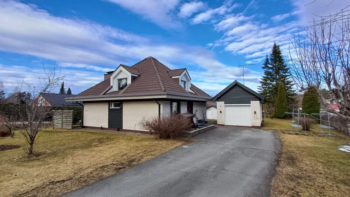 Taimistontie 4, Hämeenlinna (20. Kankaantausta)