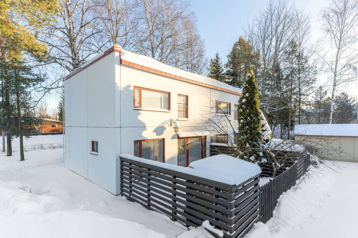 Karhusuonkuja 2, Helsinki (Pukinmäki)