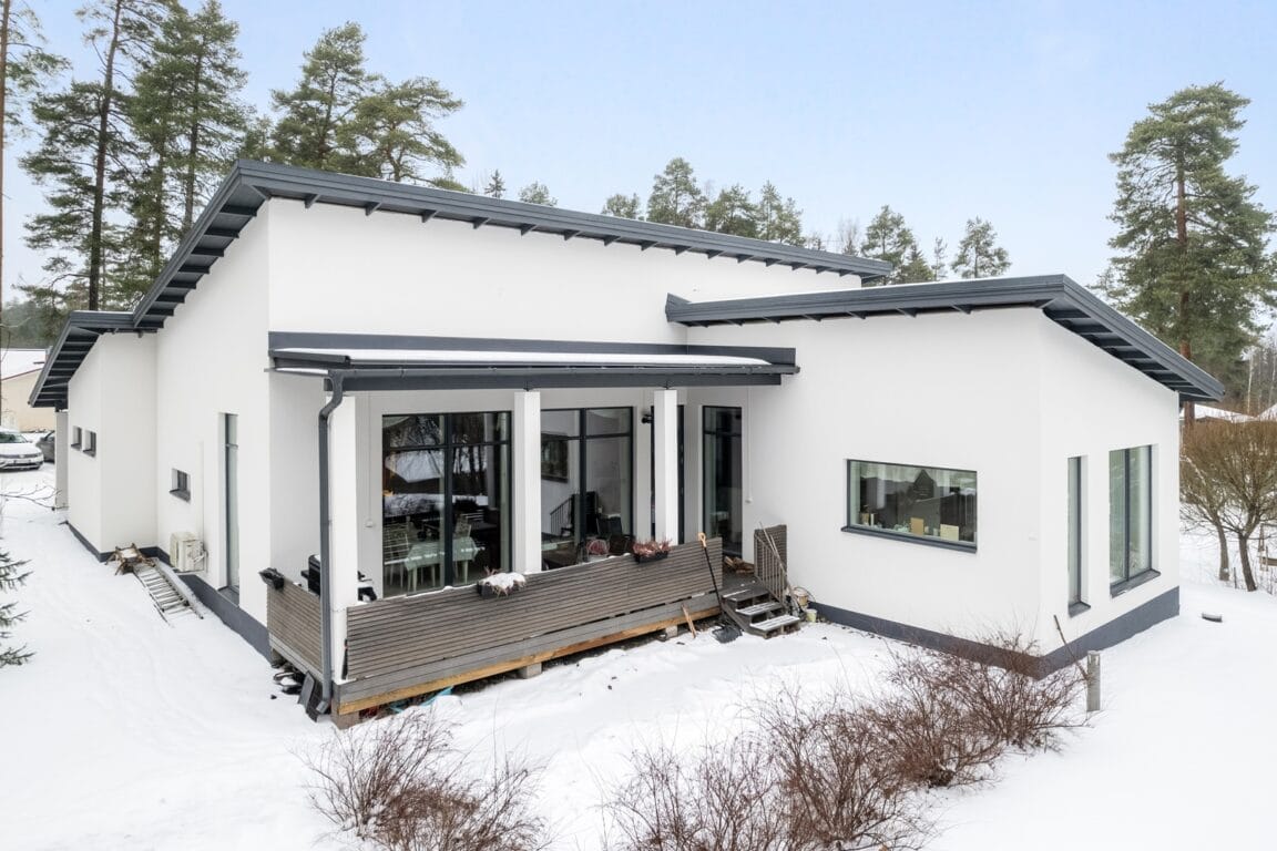 Karhunlukontie 5, Hämeenlinna (Kankaantausta)