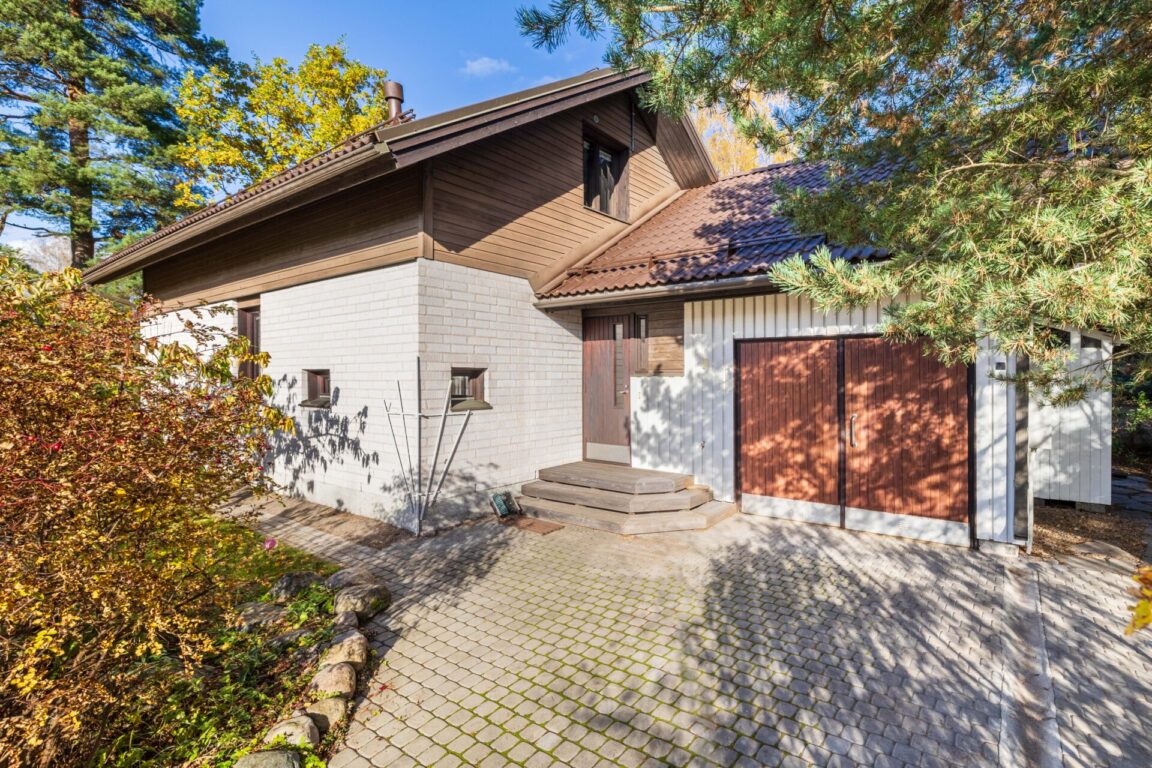 Rautahatuntie 14, Helsinki (Mellunkylä)