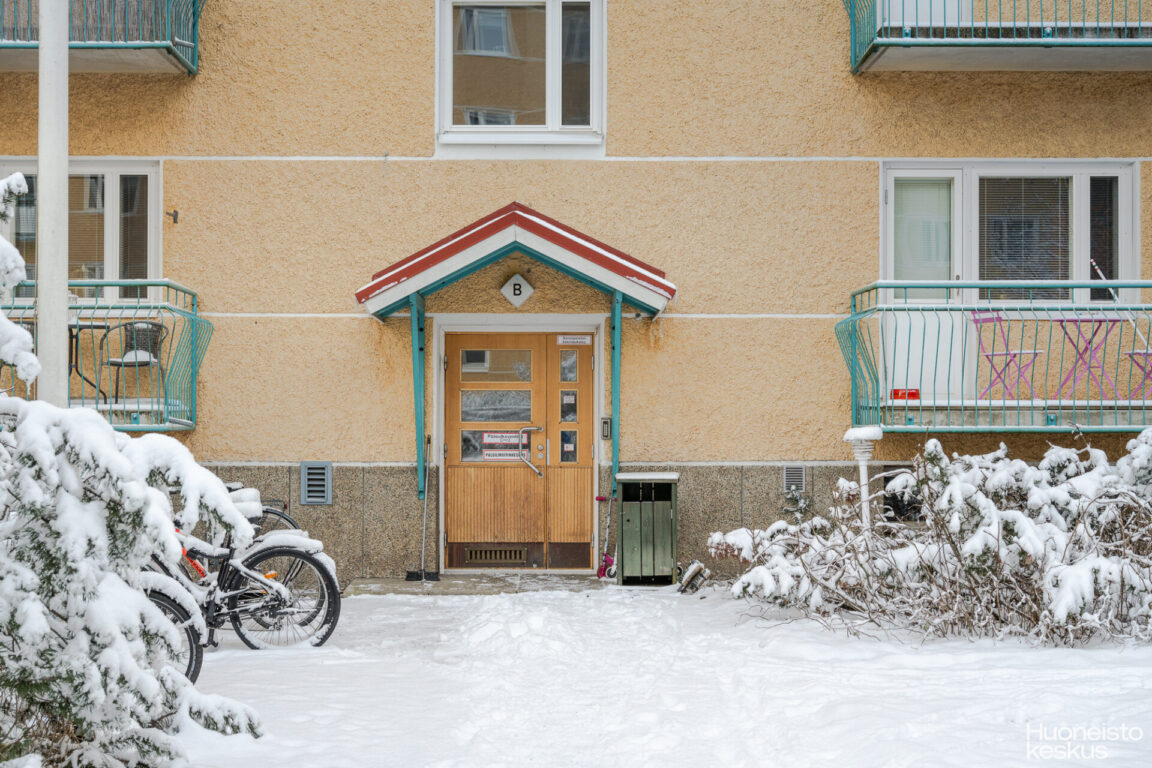 Kenttätie 16, Oulu (Intiö)