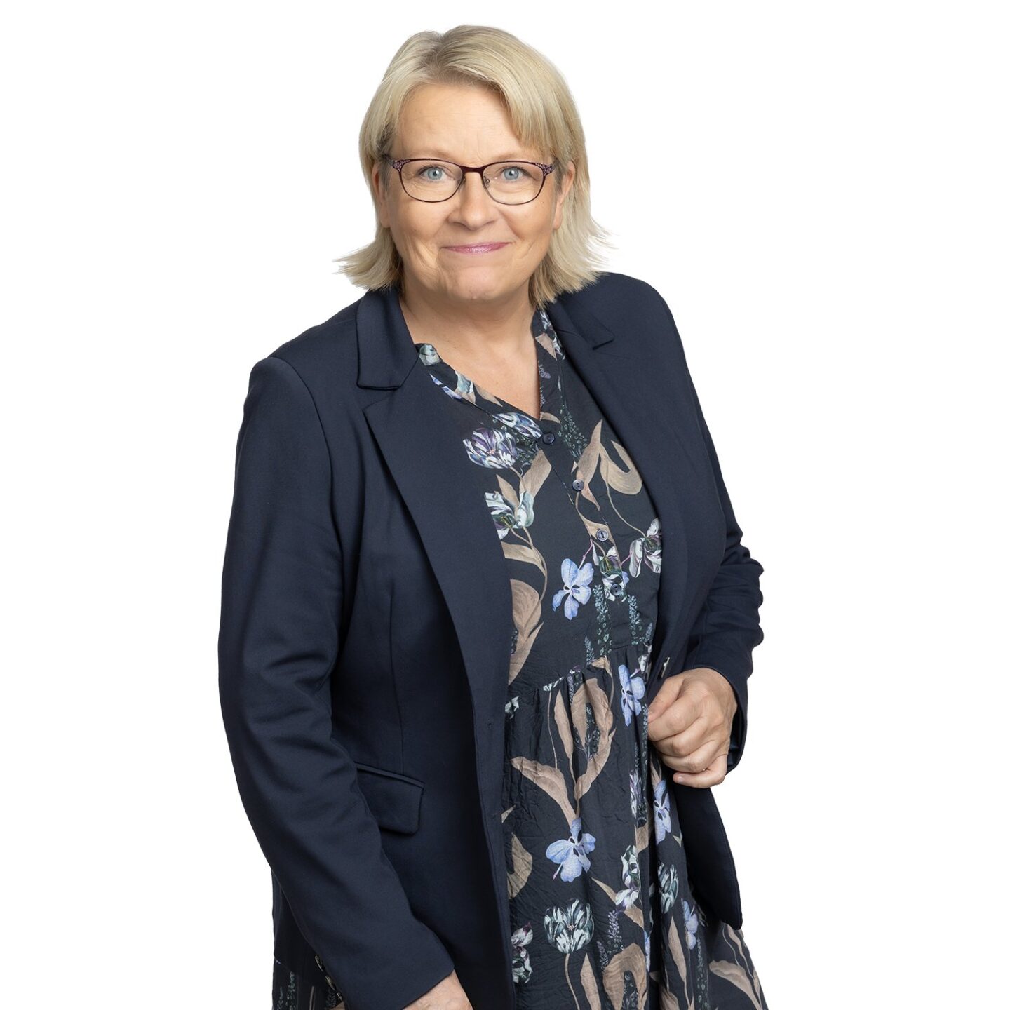 Kiinteistönvälittäjä, LKV Irja Savolainen