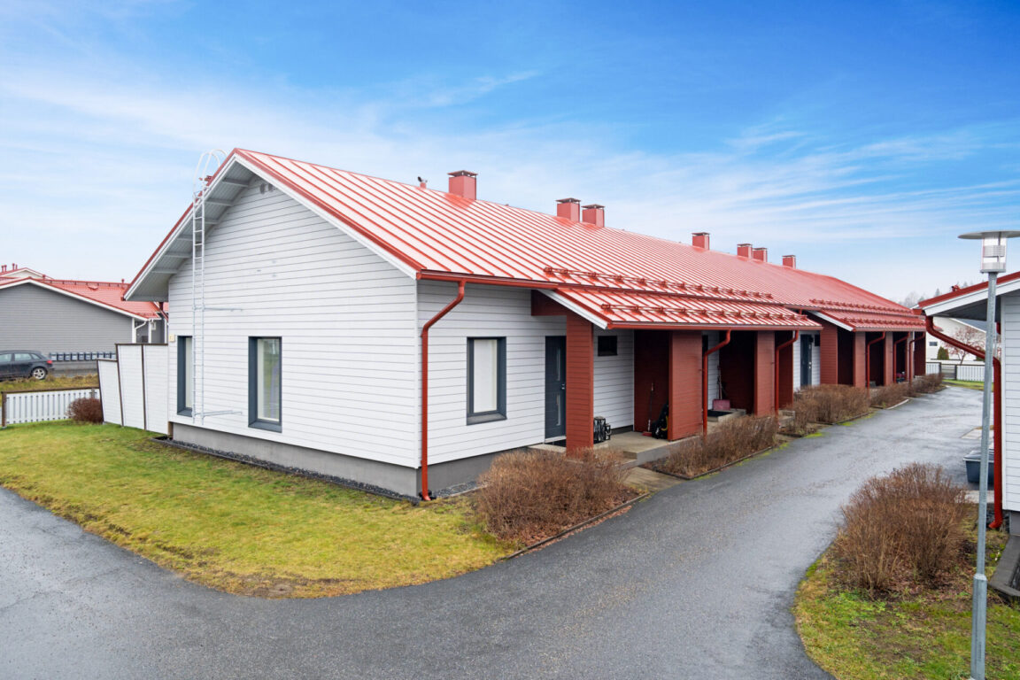 Omenaisenkuja 1, Joensuu (Karhunmäki)