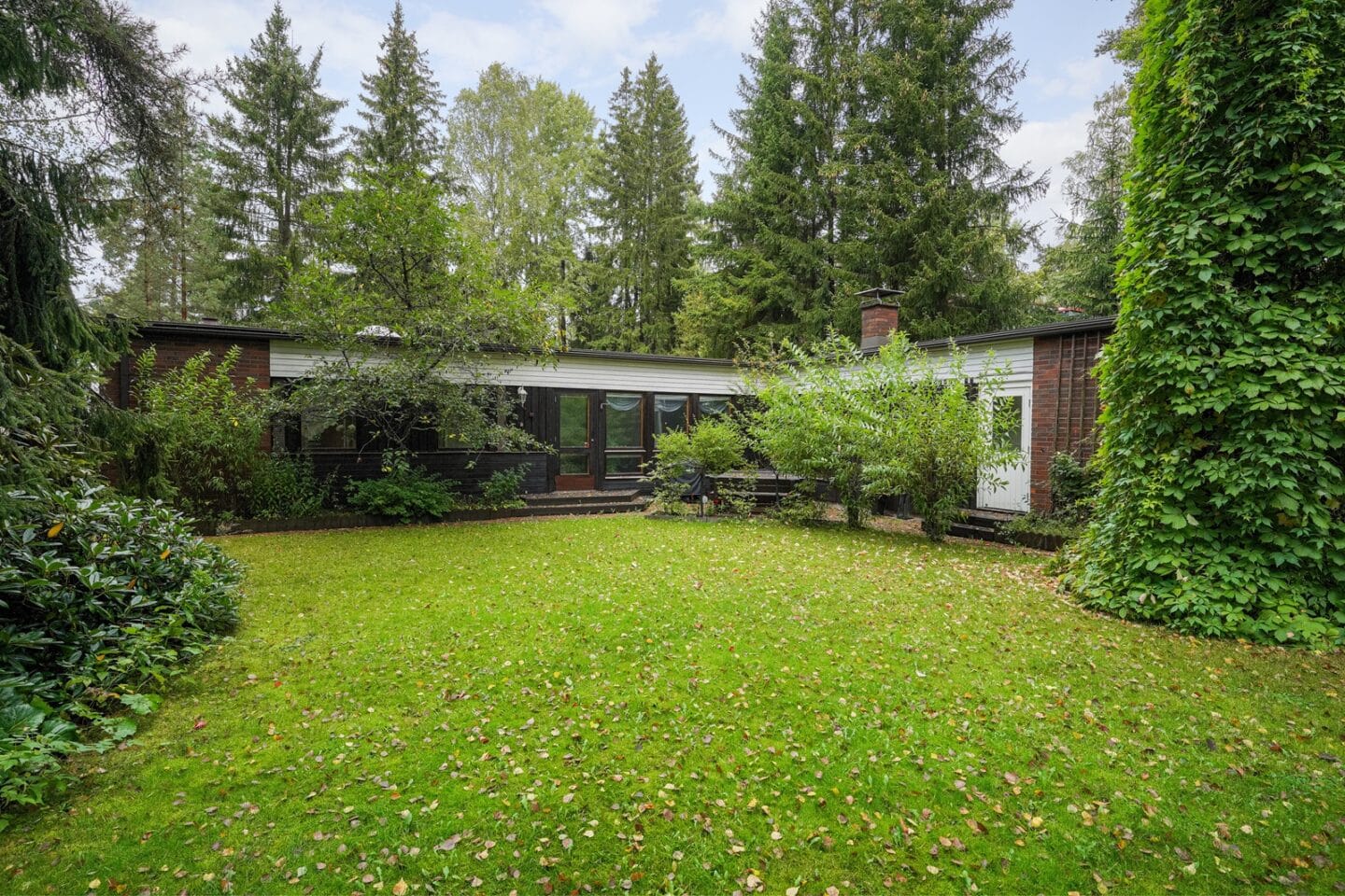 Asematie 27a, Kauniainen (7. kaupunginosa), Kuva 1