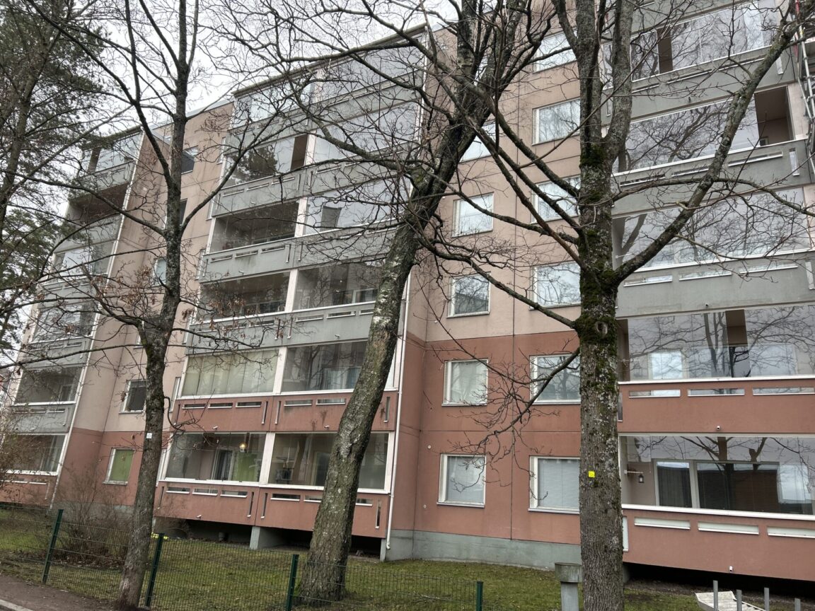 Laajaniityntie 8, Vantaa (Martinlaakso)