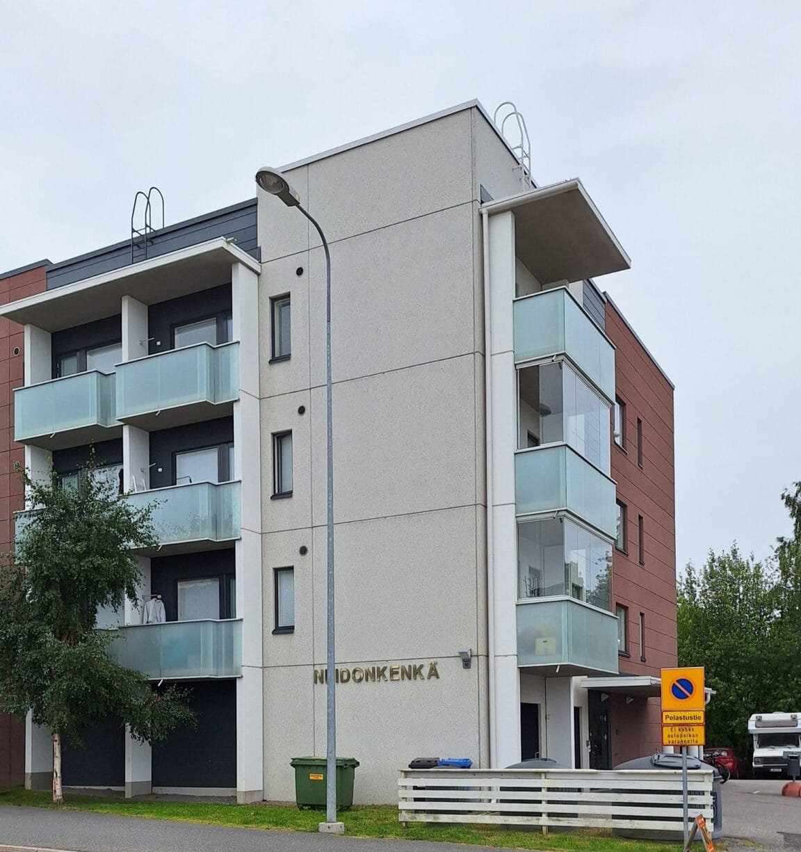Vapaudentie 10, Rovaniemi (Ratantaus)