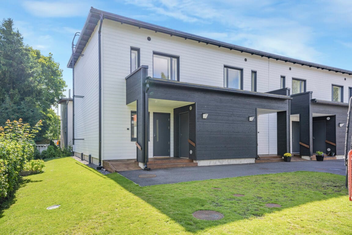 Osmankäämintie 11, Vantaa (Tikkurila, Viertola)