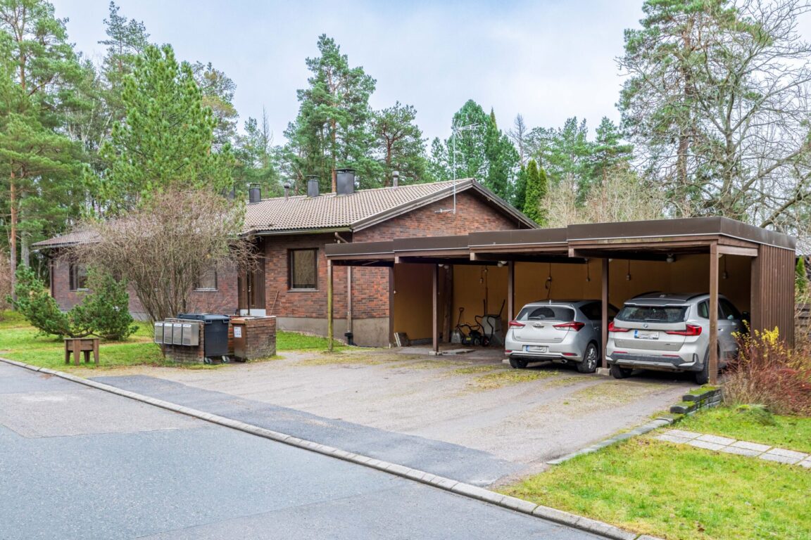 Sarvastonrinne 9, Helsinki (Laajasalo)