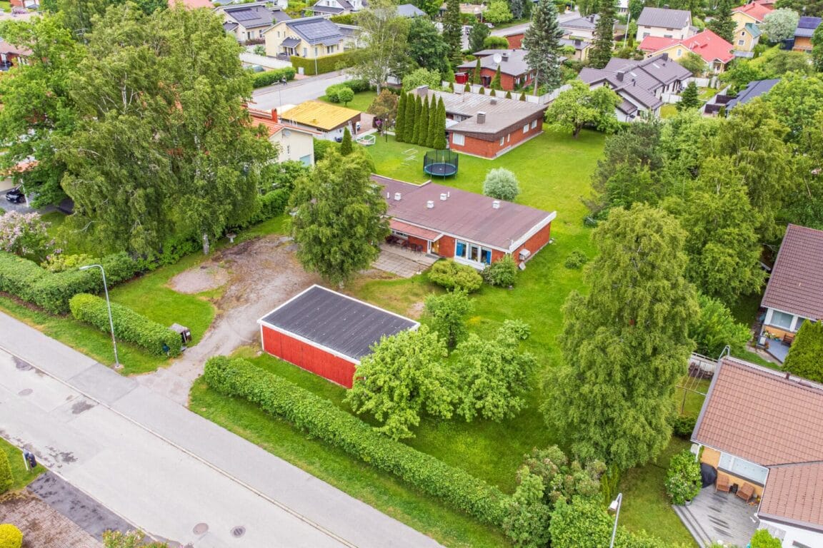 Hippiäistie 3, Helsinki (Tapaninkylä)