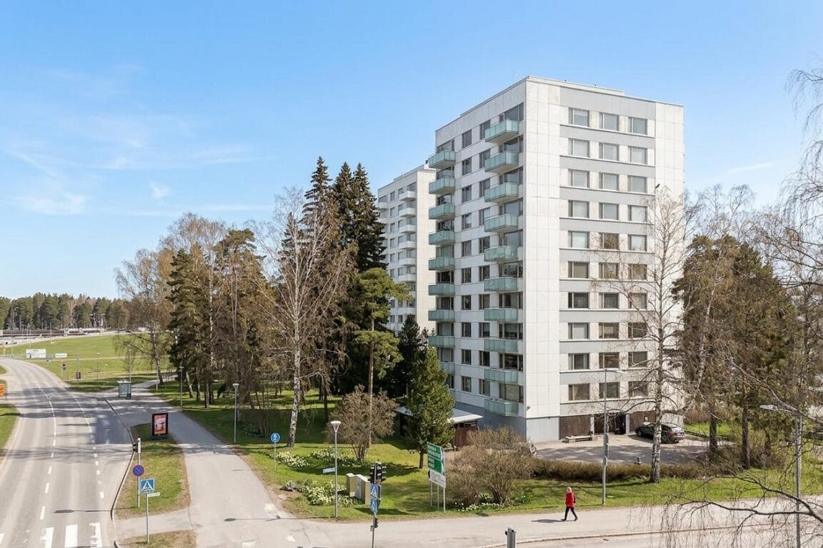 Sateentie 2, Espoo (Tapiolan keskus, Tapiola)
