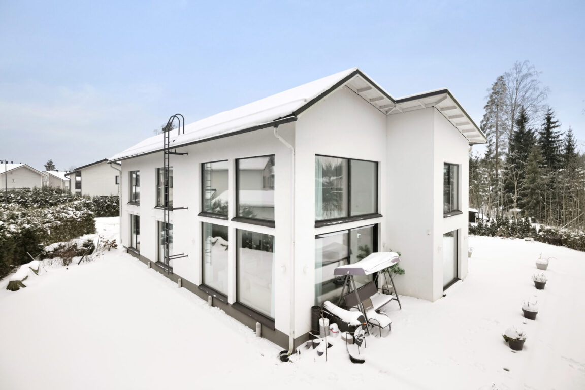 Rykmentintie 16, Espoo (Lintuvaara)