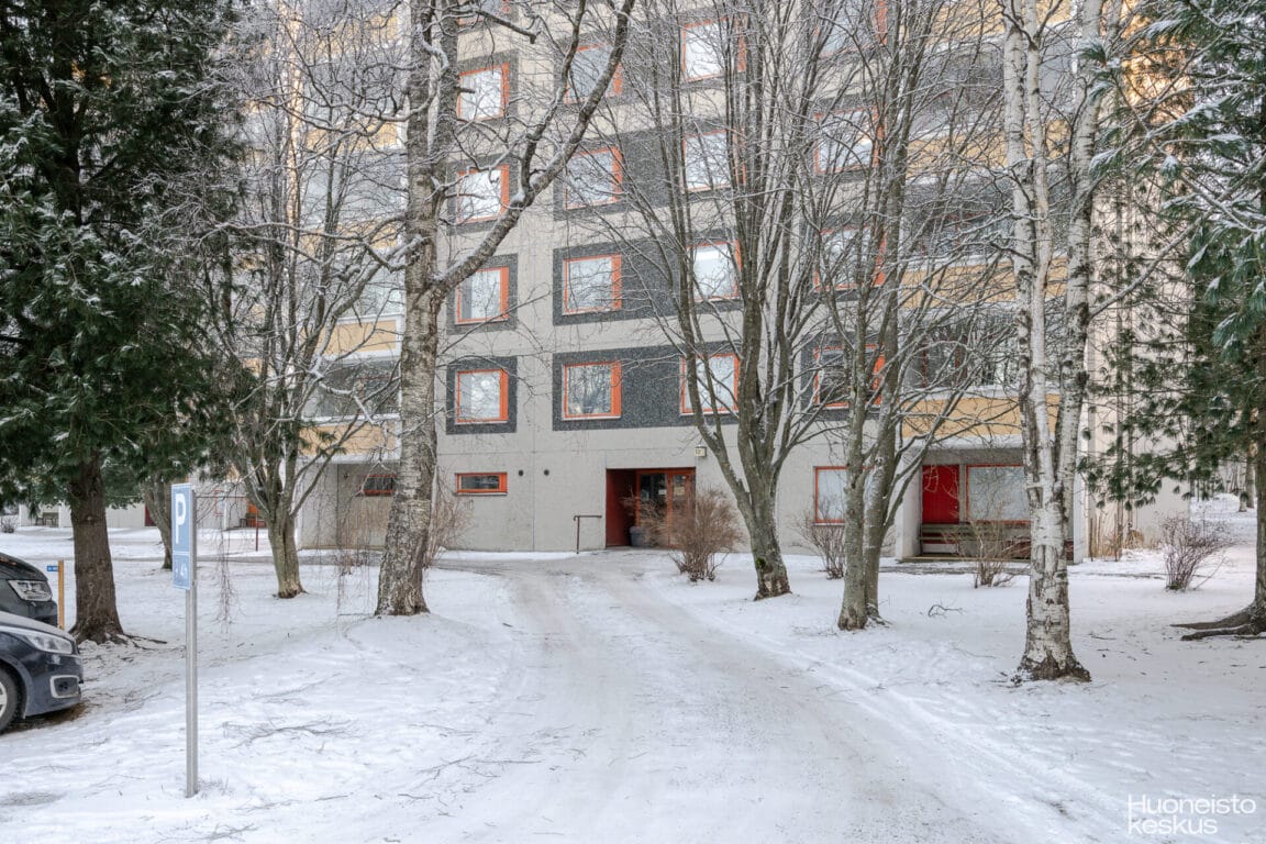 Tornipolku 12, Oulu (Kasarmi, Intiö)