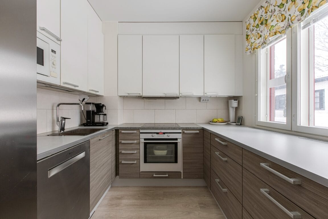 Päivänkehräntie 1, Espoo (Olari)