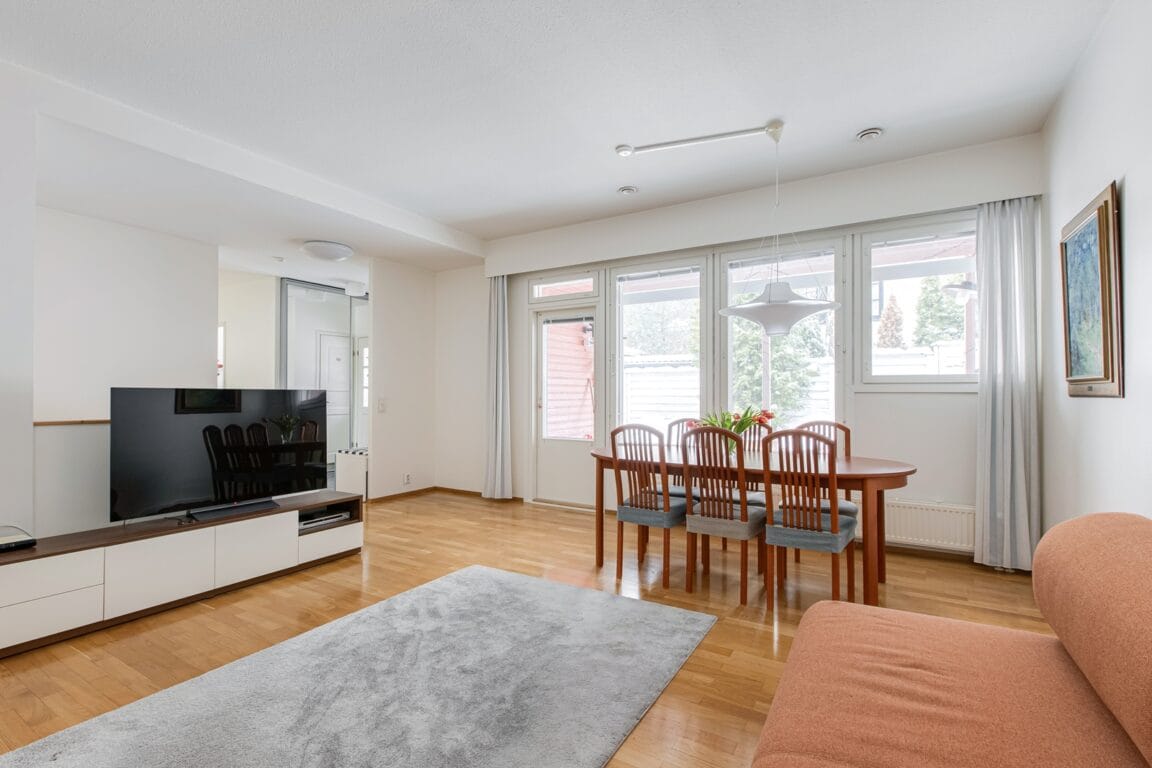 Päivänkehräntie 1, Espoo (Olari)