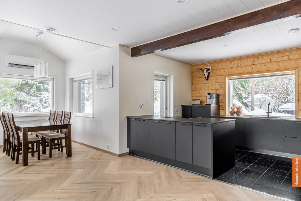 Kilpijoentie 19, Lieto