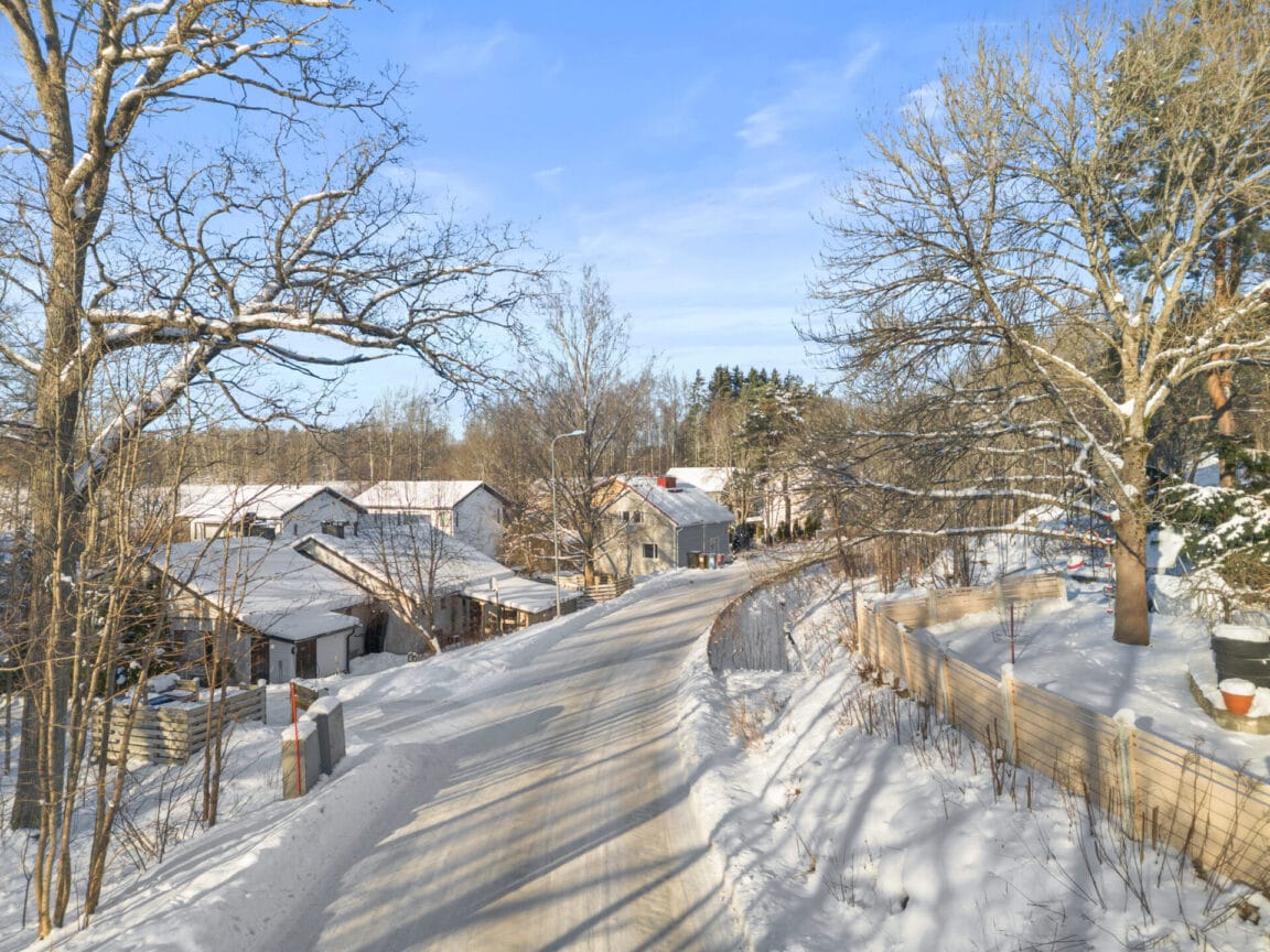 Runonlaulajantie 50 B, Helsinki (Kaarela)