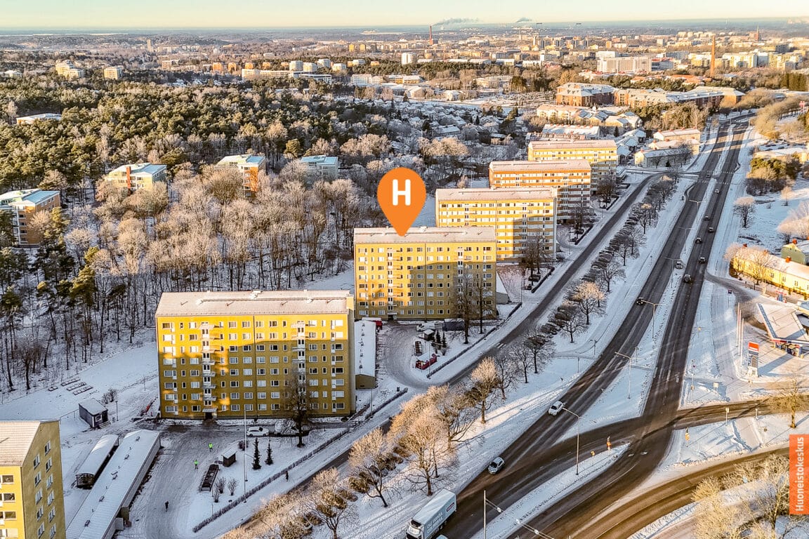 Kivikartiontie 9, Turku (Luolavuori)