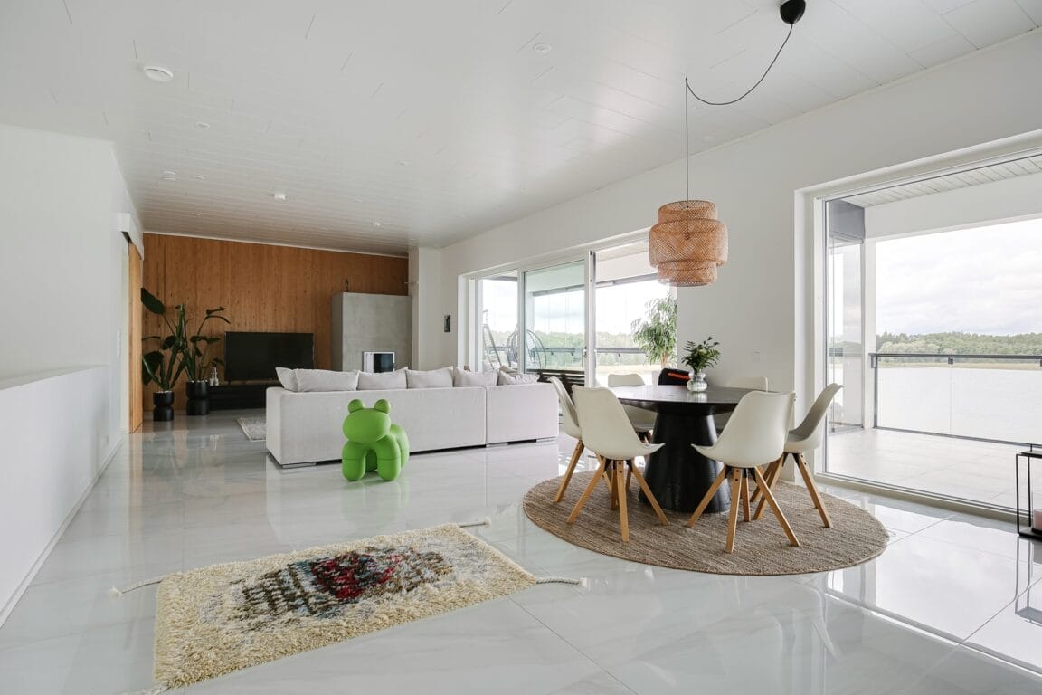 Lasitehtaanniemi 12, Lohja (Lasitehtaanniemi)