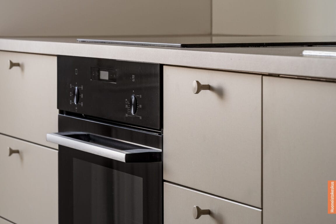 Kivikartiontie 9, Turku (Luolavuori)