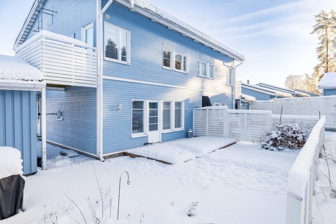 Esikoisentie 8, Helsinki (Hakuninmaa)