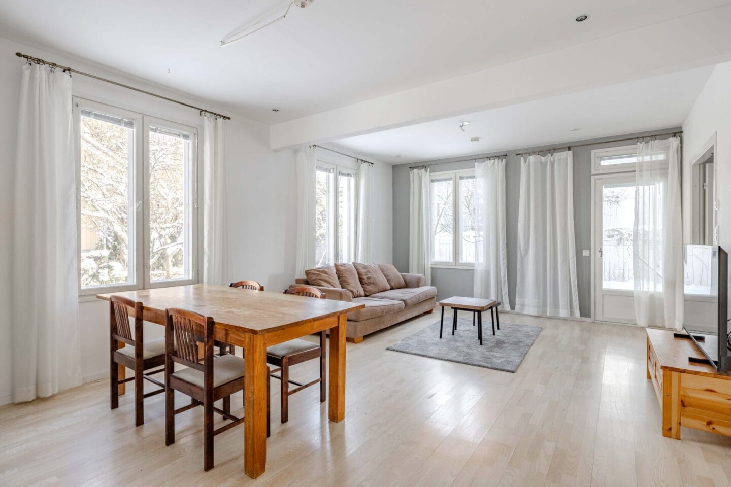 Mustanniementie 17 a, Helsinki (Puistola), Kuva 1