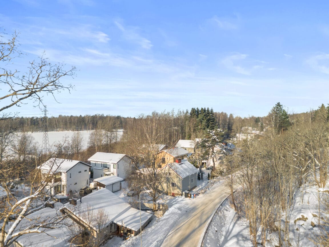 Runonlaulajantie 50 B, Helsinki (Kaarela)